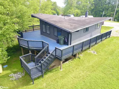 1305 1308 Holiday Ln, Brooklyn, IA 52211