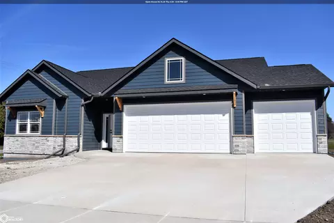 2320 Heritage Ln, Iowa Falls, IA 50126