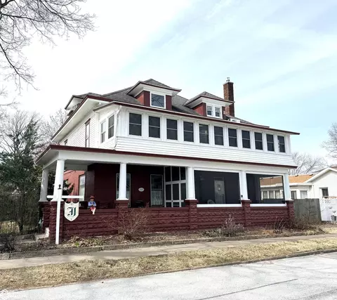 1303 N 6th St, Burlington, IA 52601