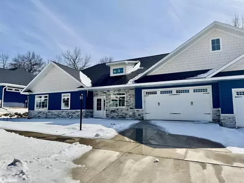 317 27th Pl S, Clear Lake, IA 50428