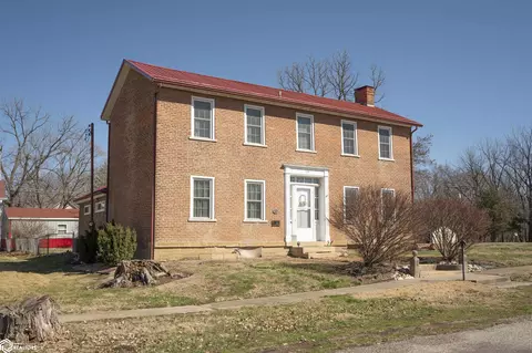425 Jackson St, Warsaw, IL 62379