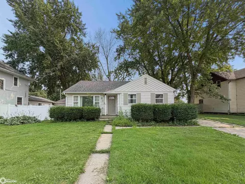 612 Central Ave E, Clarion, IA 50525