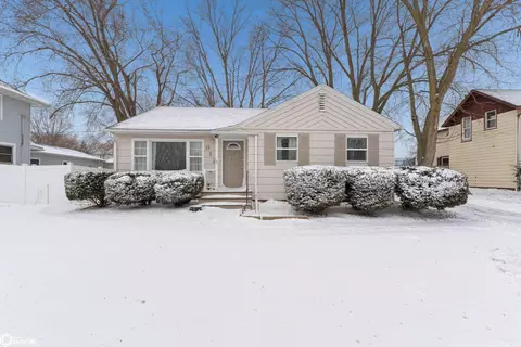 612 Central Ave E, Clarion, IA 50525