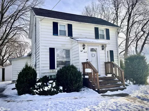 811 1st Ave N, Clear Lake, IA 50428