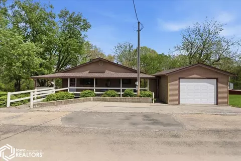 1275 Holiday Ln #1, Brooklyn, IA 52211
