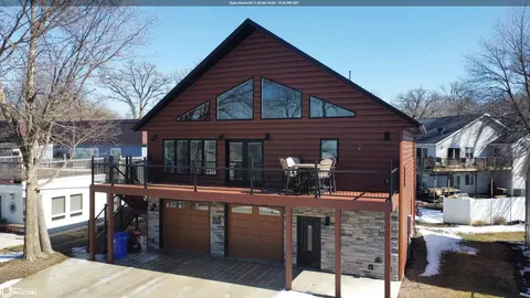 15385 Crane St, Clear Lake, IA 50428