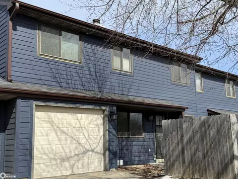 1504 N 9th Avenue Pl E, Newton, IA 50208