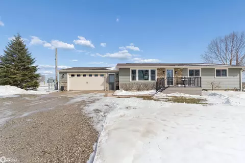 14303 Raven Ave, Mason City, IA 50401