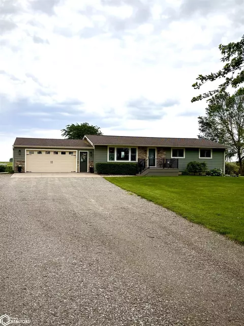 14303 Raven Ave, Mason City, IA 50401