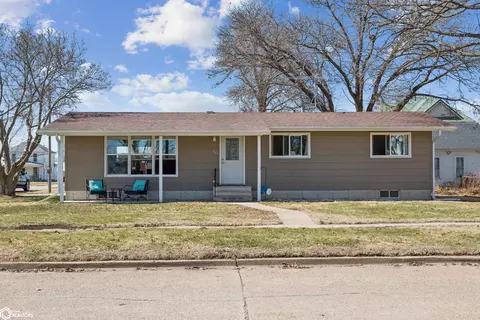 406 S 4th St, Montezuma, IA 50171