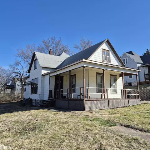 703 Center, Ottumwa, IA 52501