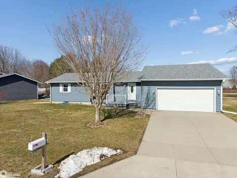 20 Charlestown Sq, Mason City, IA 50401