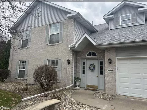 1404 Orchard Meadow Dr #D, Burlington, IA 52601