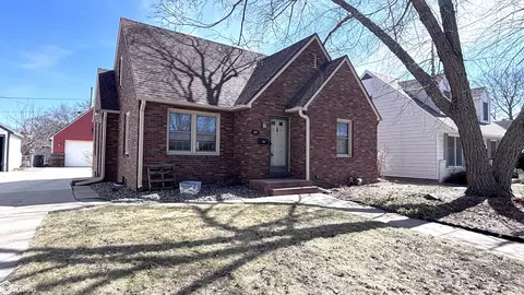 209 S Tennessee Ave, Mason City, IA 50401