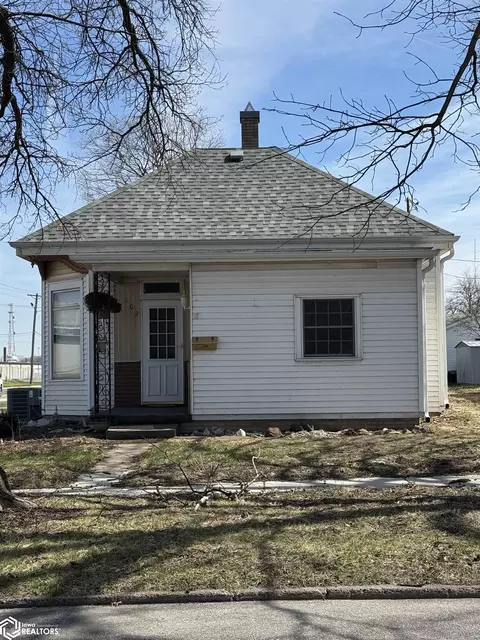 102 Ballard St, West Burlington, IA 52655