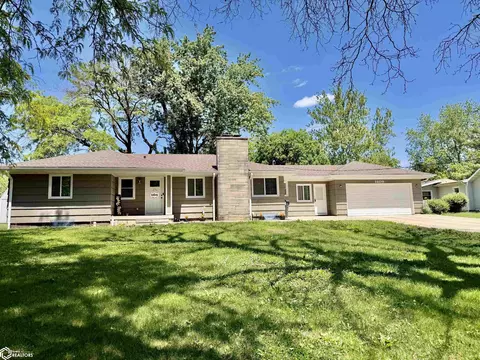 1409 J Ave E, Oskaloosa, IA 52577