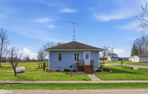 502 E Oak St, Salem, IA 52649
