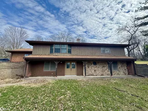 1116 S Division St, Audubon, IA 50025