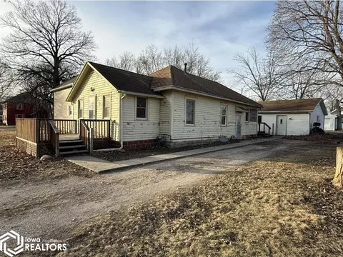 209 E Veterans Rd, Laurens, IA 50554