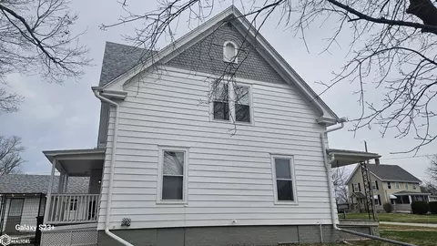 Exterior - 134 S Joy St, Oneida, IL 61467 photo 2 of 3
