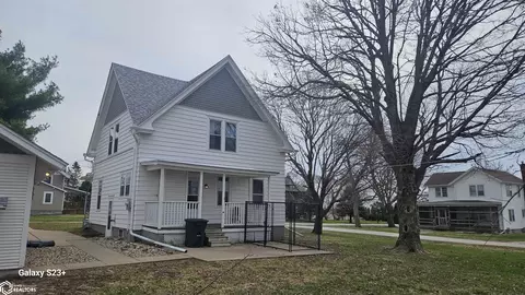 Exterior - 134 S Joy St, Oneida, IL 61467 photo 3 of 3