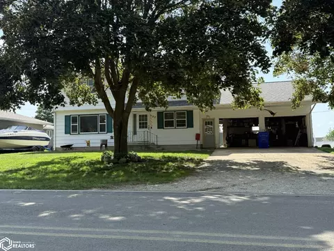627 1st St N, Rockwell, IA 50469