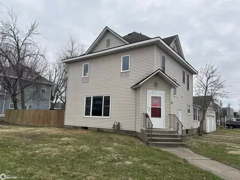 912 W Church St, Marshalltown, IA 50158