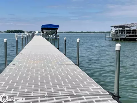 2707 S Lakeview Dr #2707, Clear Lake, IA 50428