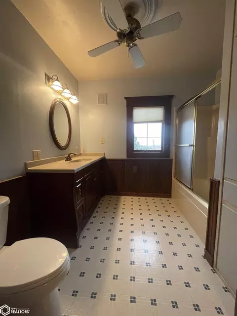 Bath - 19094 Robin Ave, Glidden, IA 51443 photo 2 of 2