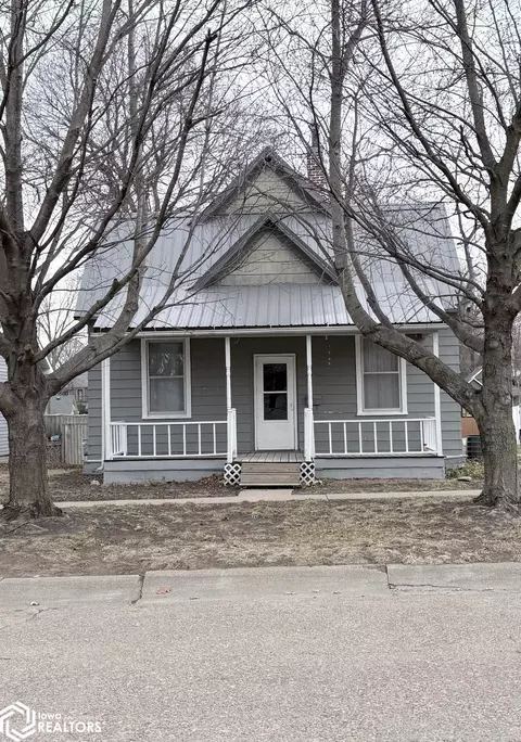 316 N 1st St, Oskaloosa, IA 52577