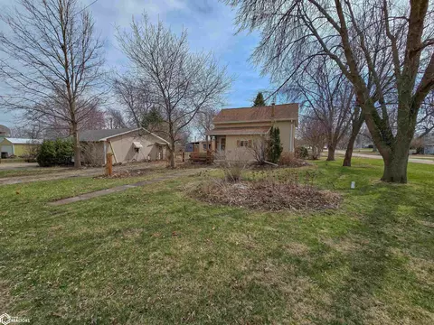 320 4th St, Bagley, IA 50026