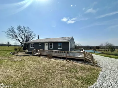 15762 Copperhead Rd, Ottumwa, IA 52501