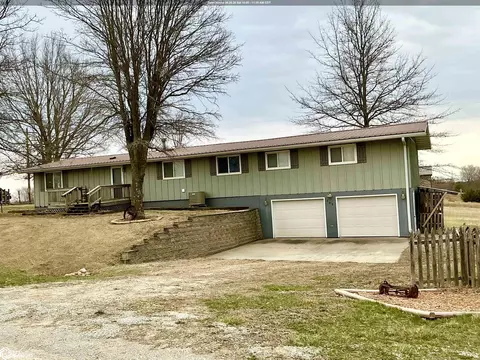 208 Pine Ridge Rd, Melrose, IA 52569