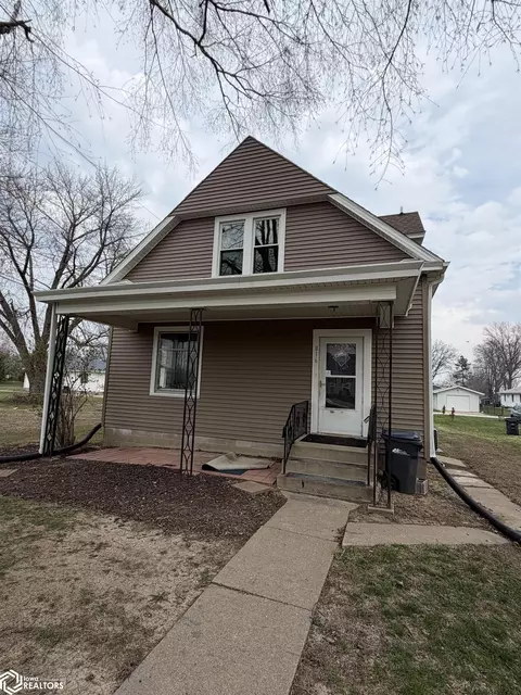 816 Cottonwood Ct, Burlington, IA 52601