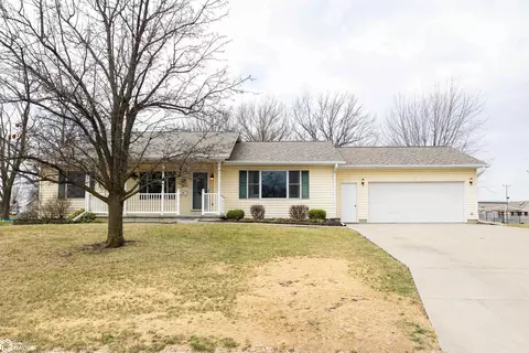 825 N 13th St, Chariton, IA 50049