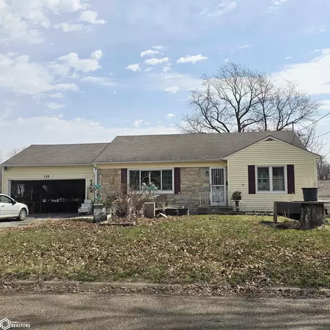 114 Geneva Dr, Oskaloosa, IA 52577