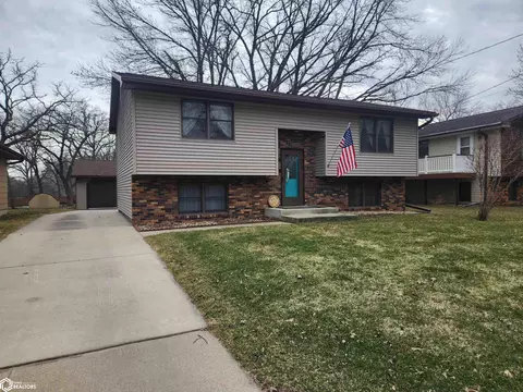 1121 15th St NE, Mason City, IA 50401