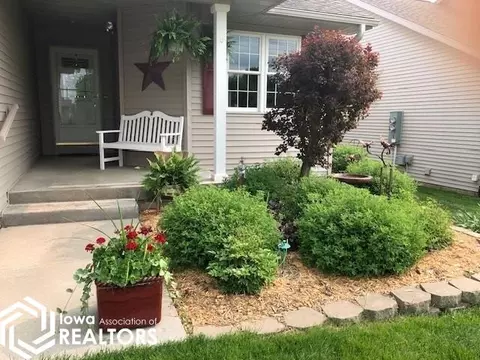 1010 W 13th St, Tama, IA 52339