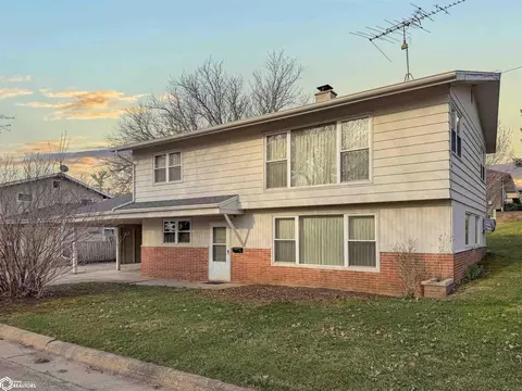 Exterior - 203 11th St SE, Hampton, IA 50441 photo 3 of 3