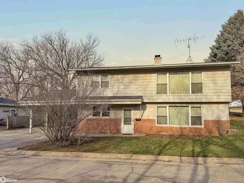 Exterior - 203 11th St SE, Hampton, IA 50441 photo 2 of 3