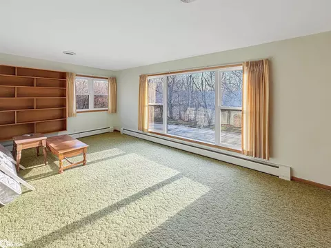 Living - 203 11th St SE, Hampton, IA 50441 photo 7 of 8