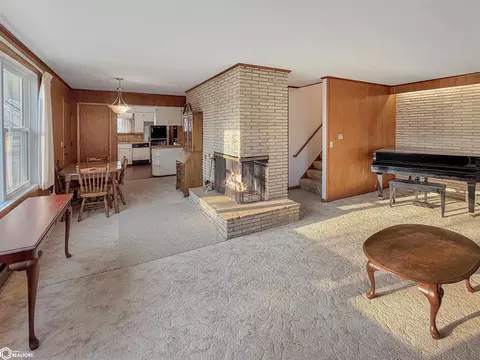 Living - 203 11th St SE, Hampton, IA 50441 photo 5 of 8