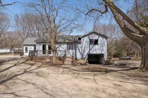 18493 Finch Ave, Clear Lake, IA 50428