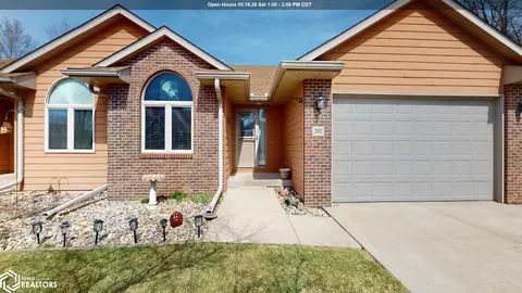 20 E Venetian Dr, Clear Lake, IA 50428