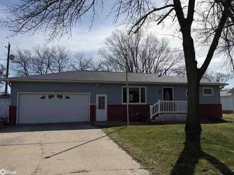 1109 9th St S, Humboldt, IA 50548