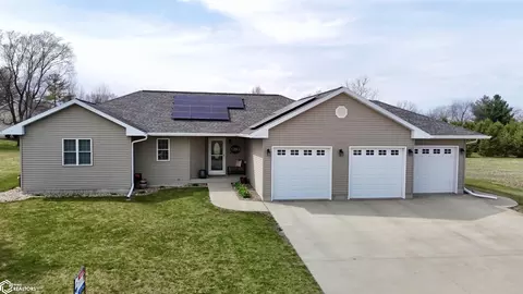 306 Briarwood Bnd, Jefferson, IA 50129