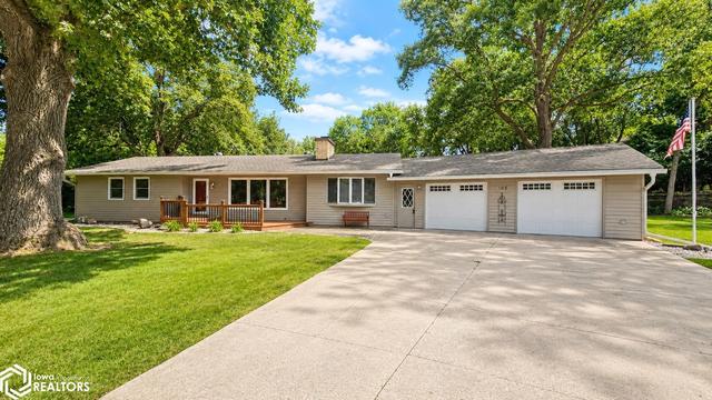 105 S Oakmont Dr, Forest City, IA 50436