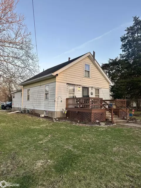 802 S Adella St, Ottumwa, IA 52501