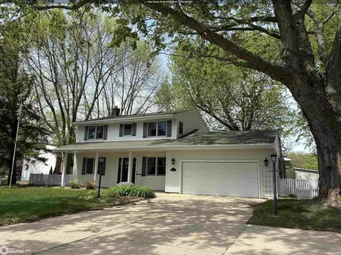 408 Orchard Ln, Clear Lake, IA 50428