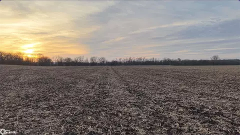 32239 Orchid Ln, Parkersburg, IA 50665